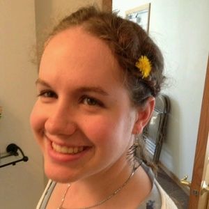 Meet your Posher, Hannah